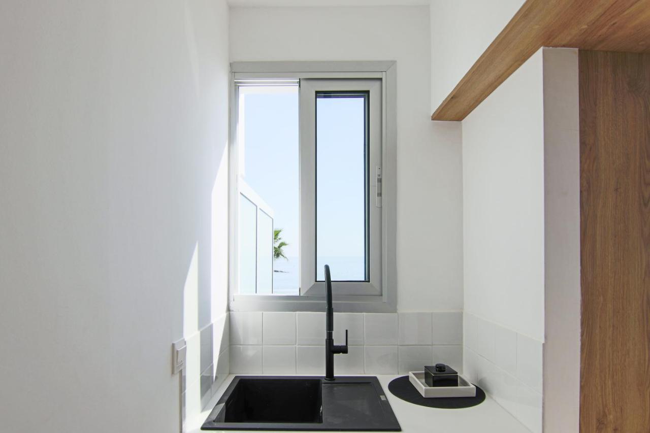 Phaedrus Living Seaview Studio Suite Lighthouse 52 Pafos Exterior foto