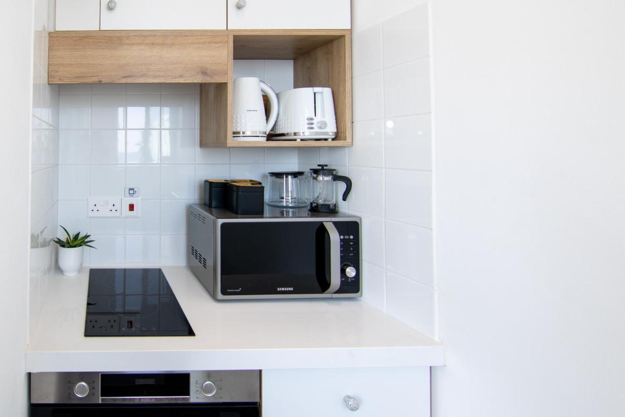 Phaedrus Living Seaview Studio Suite Lighthouse 52 Pafos Exterior foto