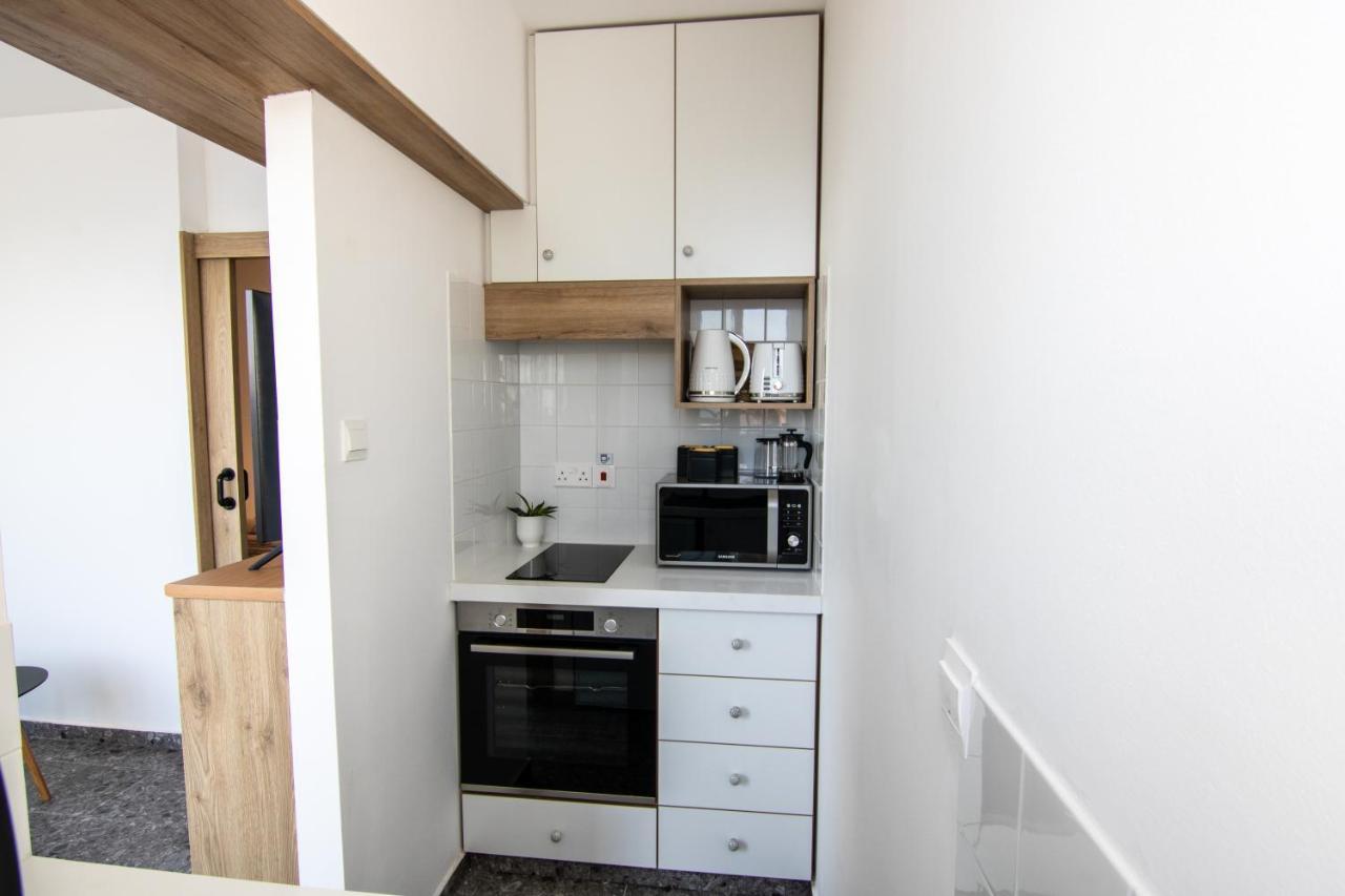 Phaedrus Living Seaview Studio Suite Lighthouse 52 Pafos Exterior foto